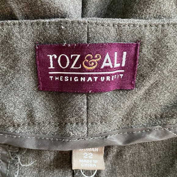 Women's Plus Size Roz & Ali Gray Trousers - Picture 3 of 4